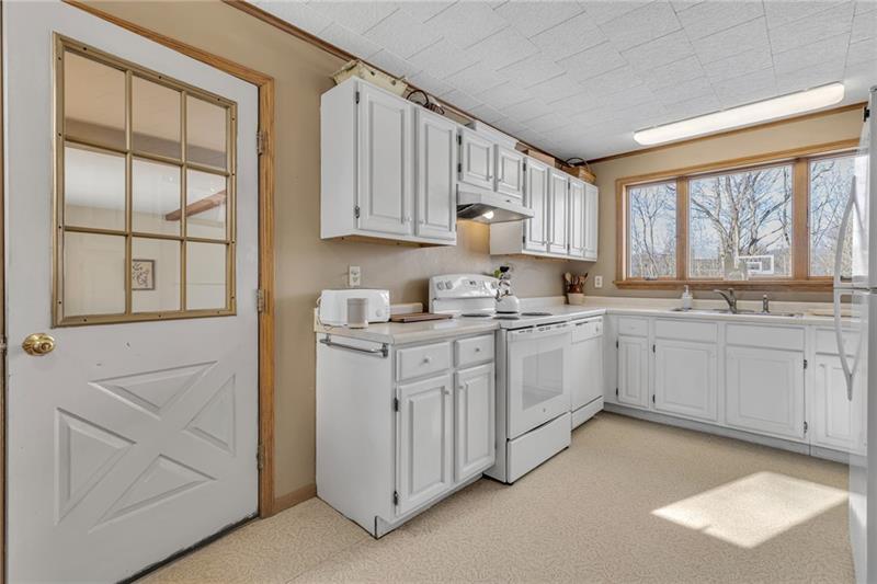 809 Gilmore Road Enon Valley, PA 16120 - Photo 8 of 39 Gallery Image 8