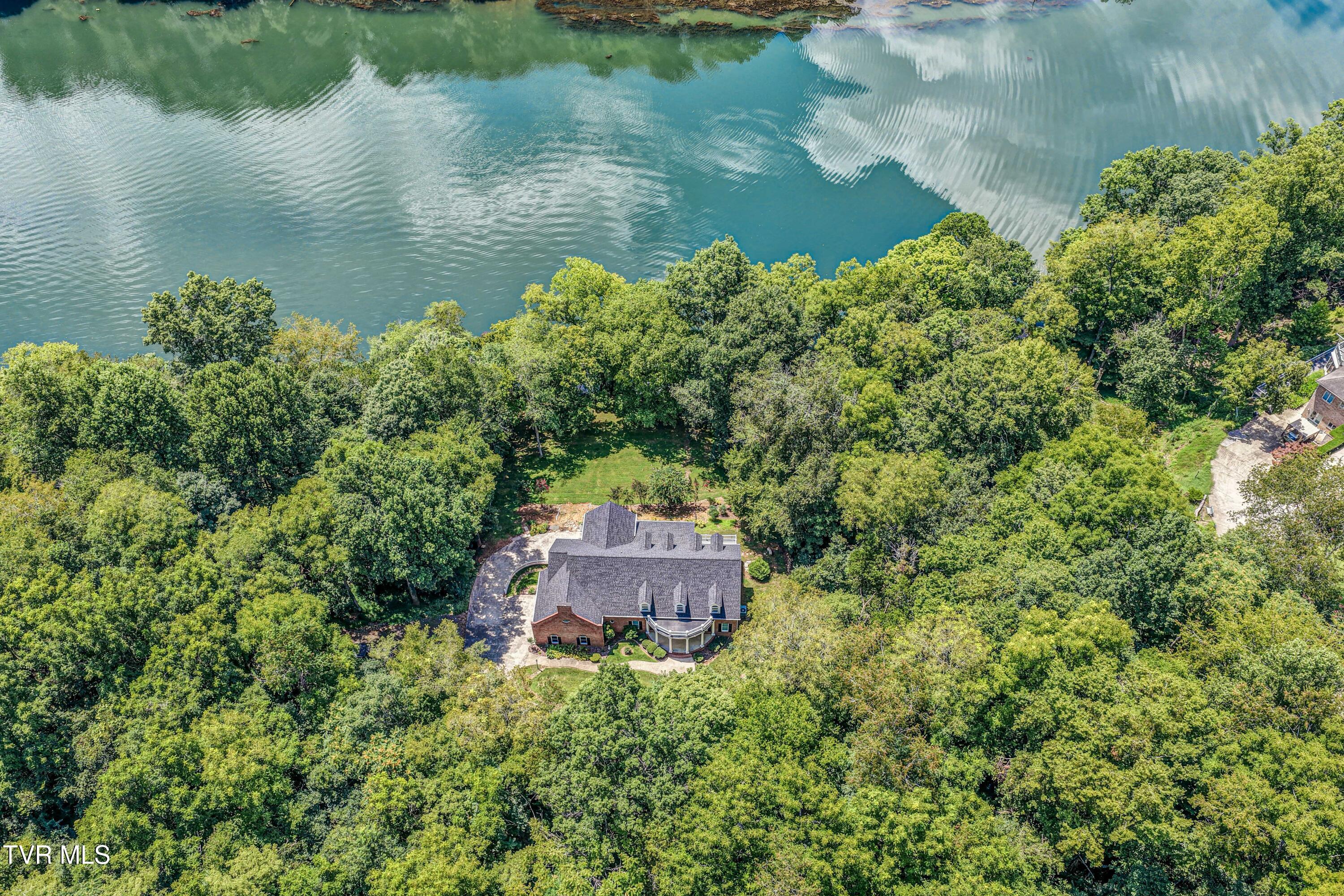 1212 Wahoo Valley Road Kingsport, TN 37663 - Photo 3 of 82 DJI_20260804134127_0759_D_60_D_61_D_62_D