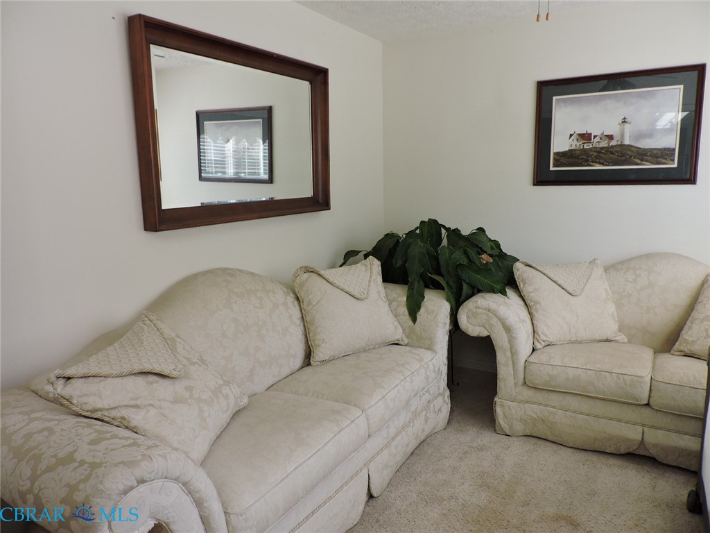9155 Marlfield Road Gloucester, VA 23061 - Photo 4 of 23