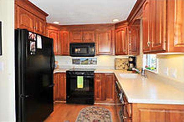 6 Fairfield Road Framingham, MA 01701 - Photo 3 of 20 Gallery Image 3