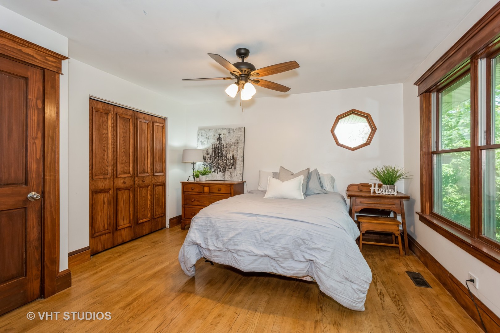 708 Riedy Road Lisle, IL 60532 - Photo 13 of 25 a bedroom with a bed and a table