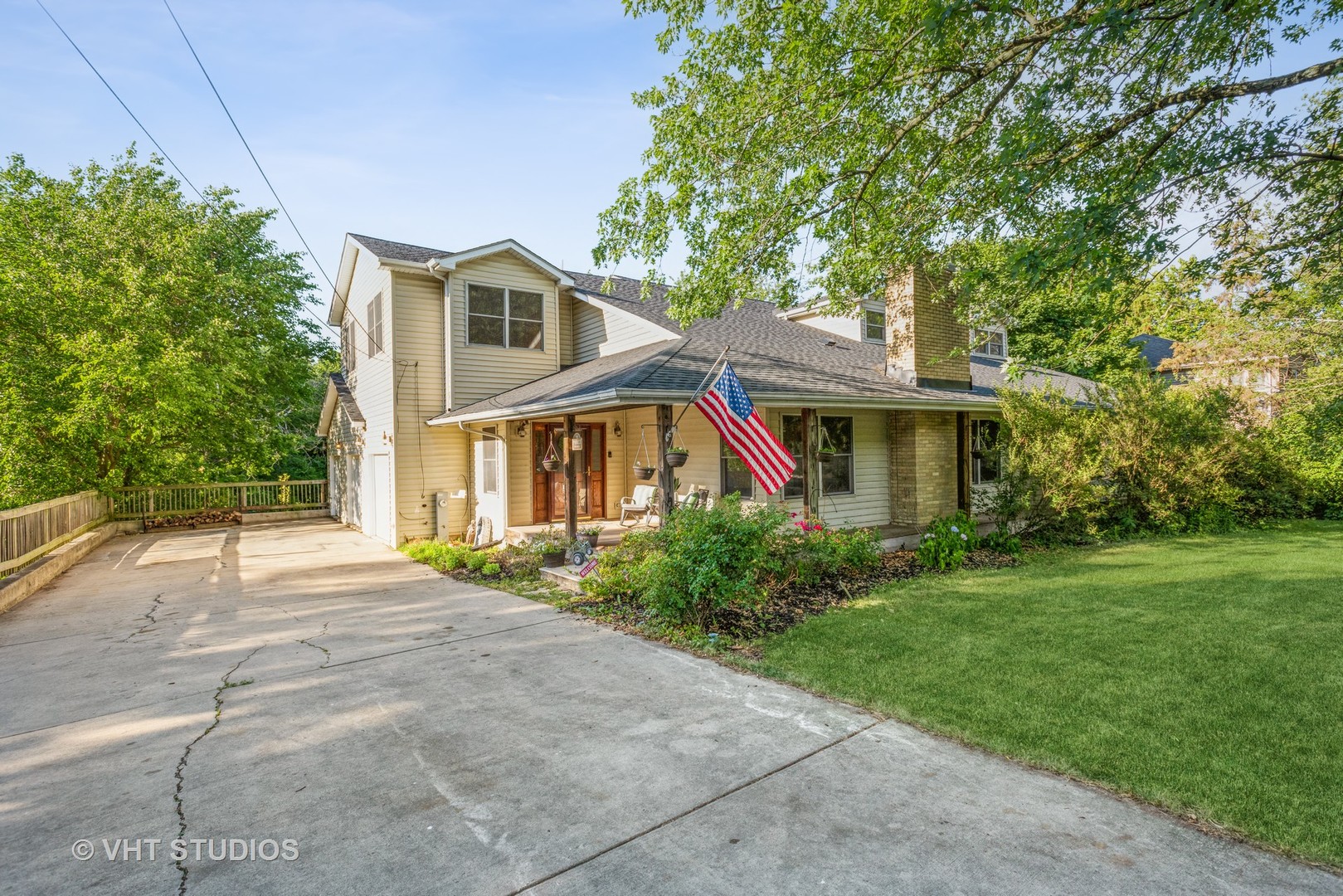 708 Riedy Road Lisle, IL 60532 - Photo 2 of 25 a front view of a house with a yard
