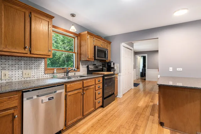 $659,900 | 2525 Biggs Avenue Northeast, Lowell, MI 49331