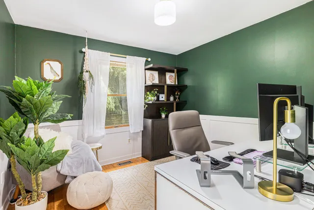 $659,900 | 2525 Biggs Avenue Northeast, Lowell, MI 49331