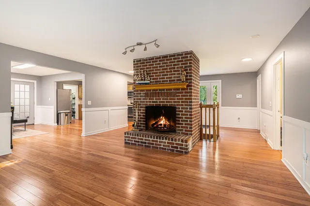 $659,900 | 2525 Biggs Avenue Northeast, Lowell, MI 49331