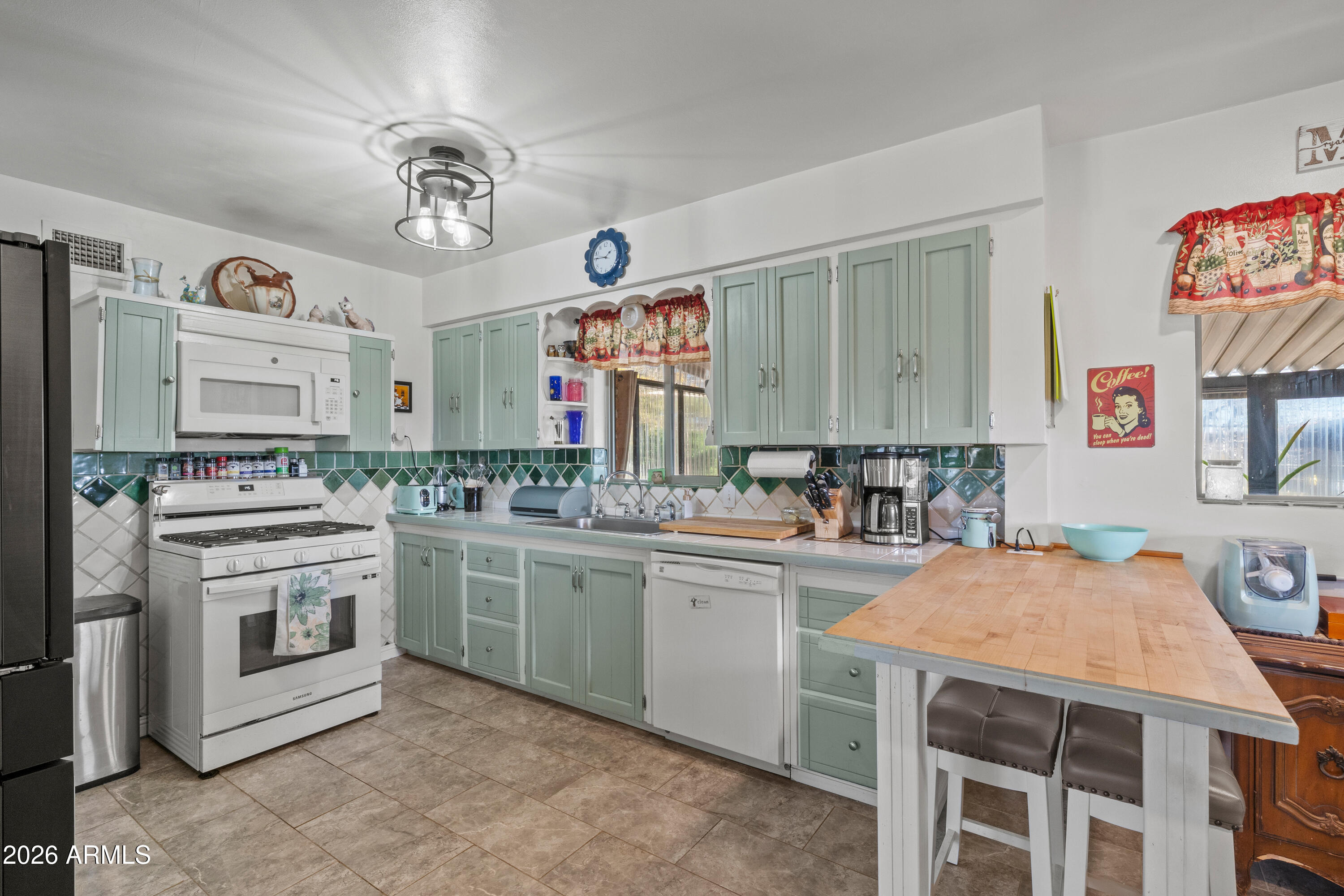 113 Nighthawk Avenue Bisbee, AZ 85603 - Photo 10 of 36 2 Interior 12