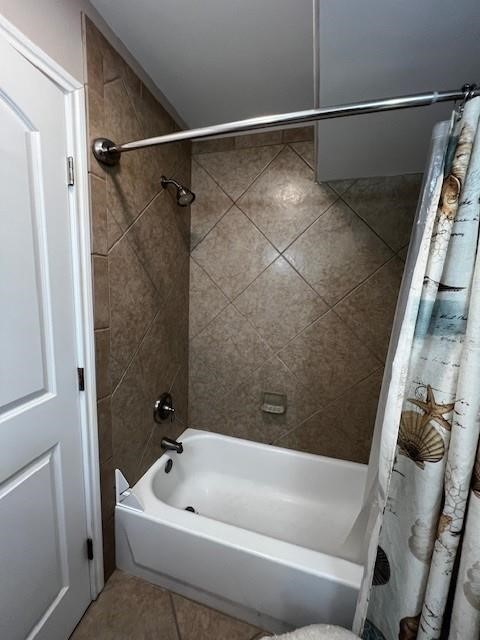 2290 North Fulton Beach Road, Unit B317 Rockport, TX 78382 - Photo 25 of 40 a white bath tub sitting next to a white sink and toilet