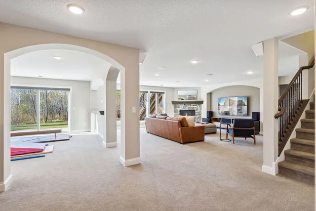 $1,335,000 | 78 Rapp Farm Lane, North Oaks, MN 55127