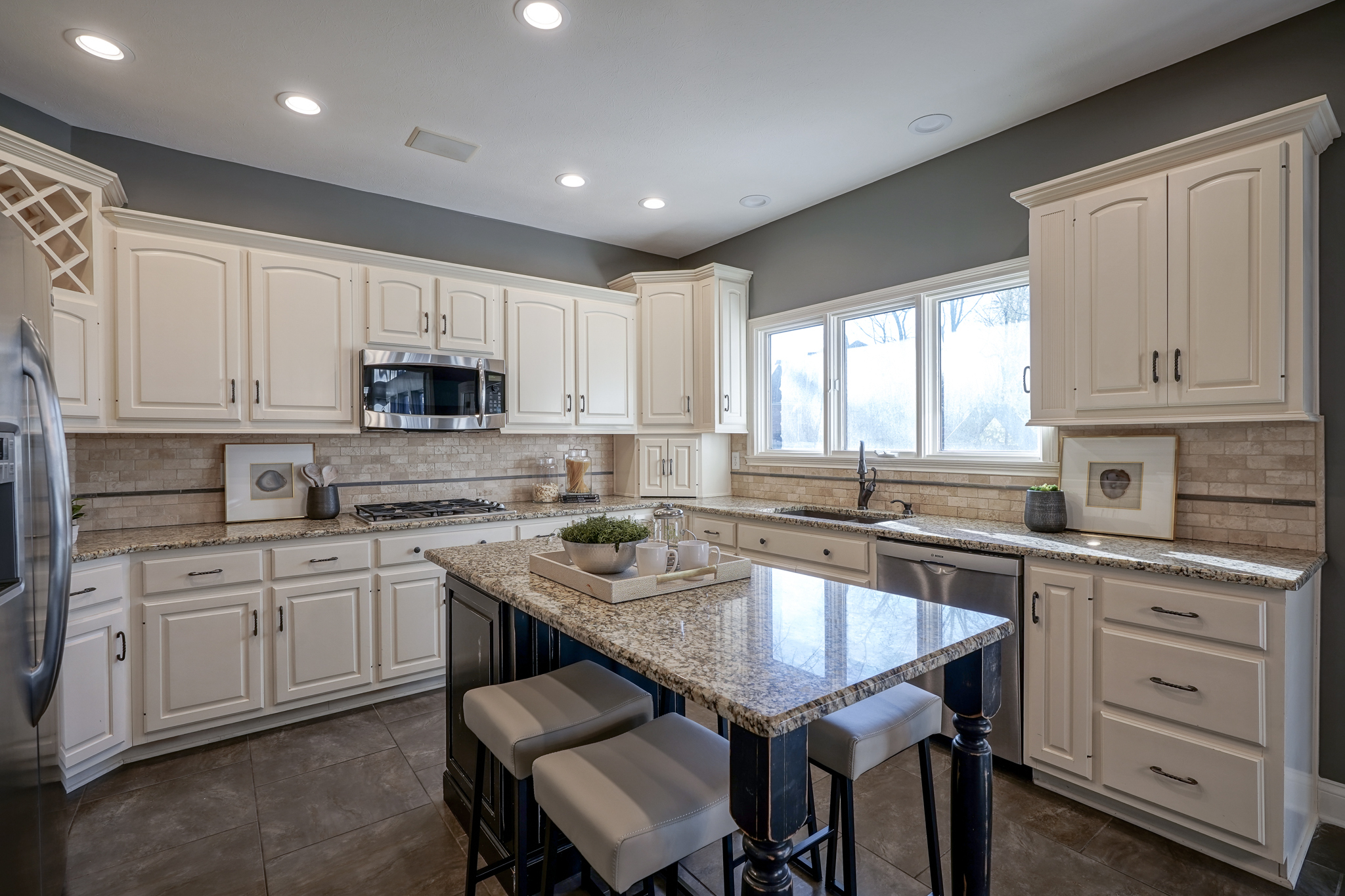 10252 Springstone Road Fishers, IN 46055 - Photo 20 of 64