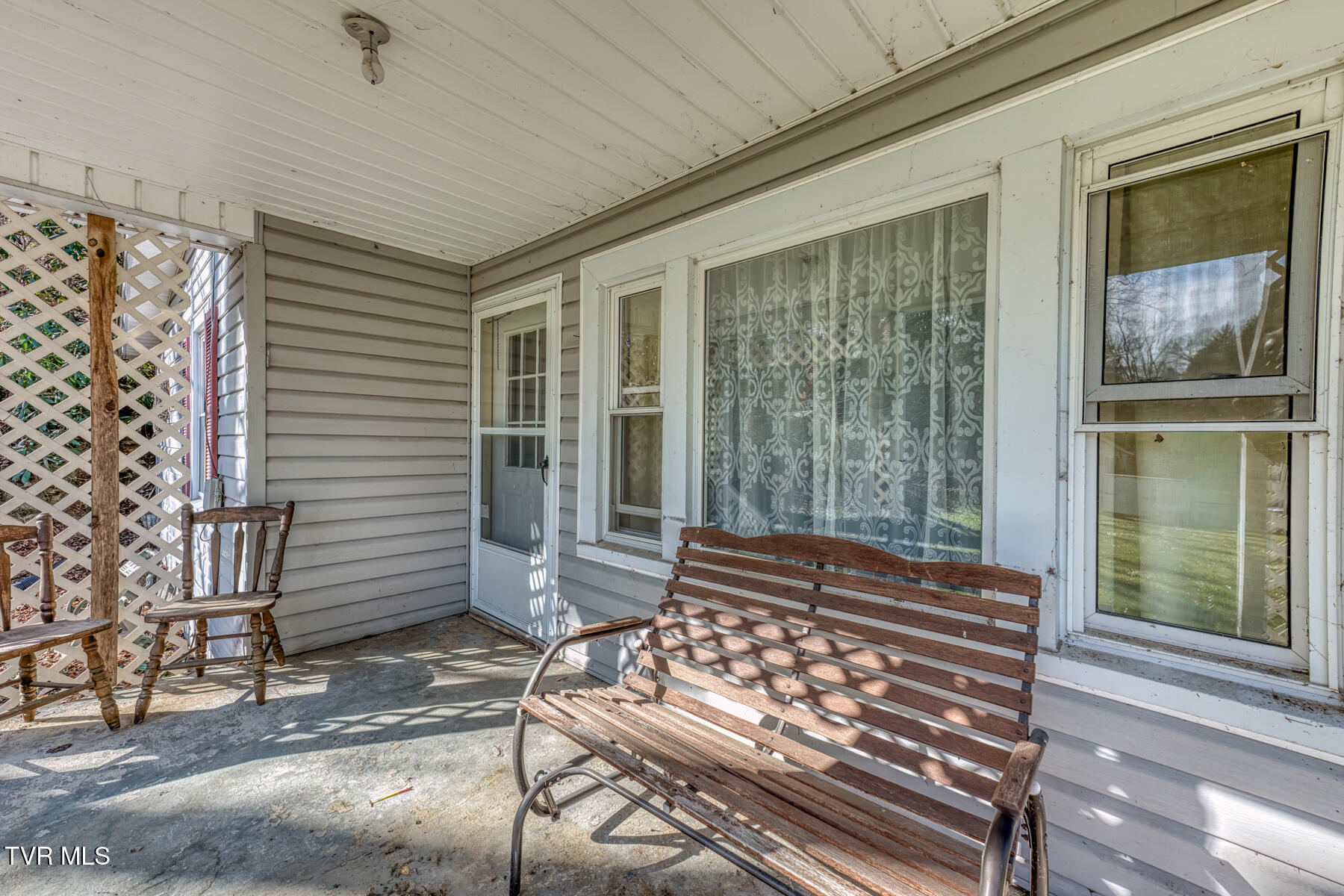 141 Canter Road Trade, TN 37691 - Photo 3 of 59 141 Canter Rd-26