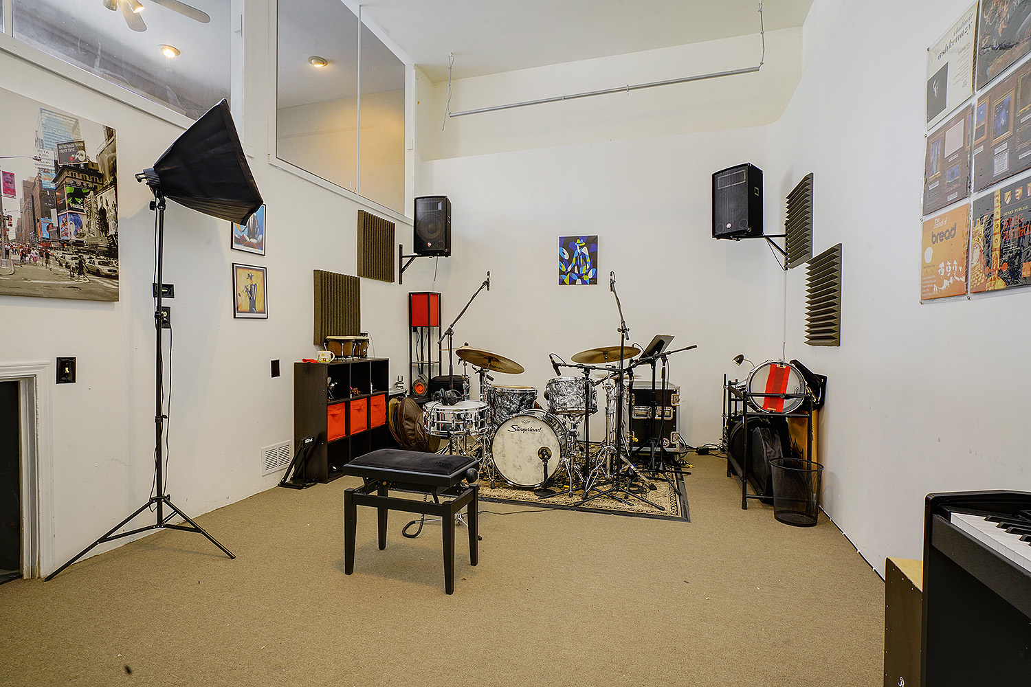 3220 Techny Road Northbrook, IL 60062 - Photo 15 of 37 a view of a room with gym equipment