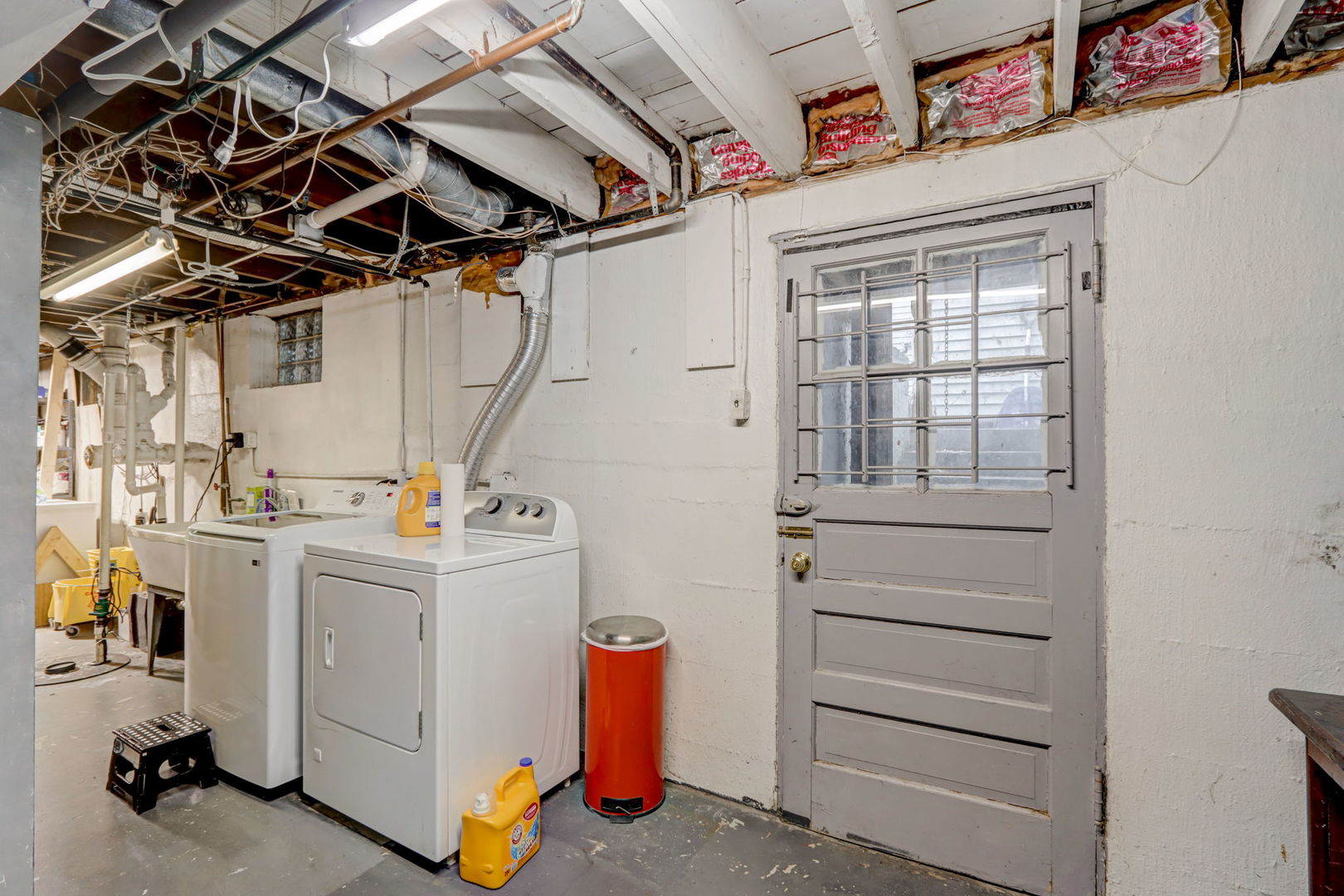 3220 Techny Road Northbrook, IL 60062 - Photo 27 of 37 a utility room with dryer and washer