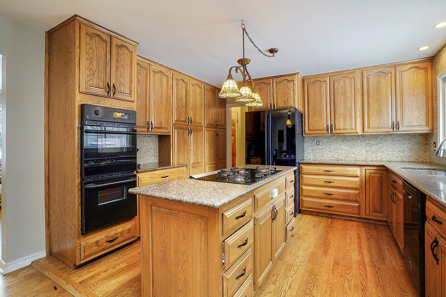 3220 Techny Road Northbrook, IL 60062 - Photo 4 of 37 a kitchen that has a stove and a refrigerator