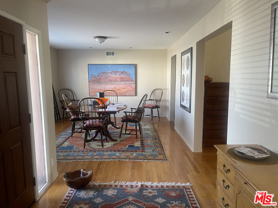 2027 Westridge Road Los Angeles, CA 90049 - Photo 15 of 44 Gallery Image 15
