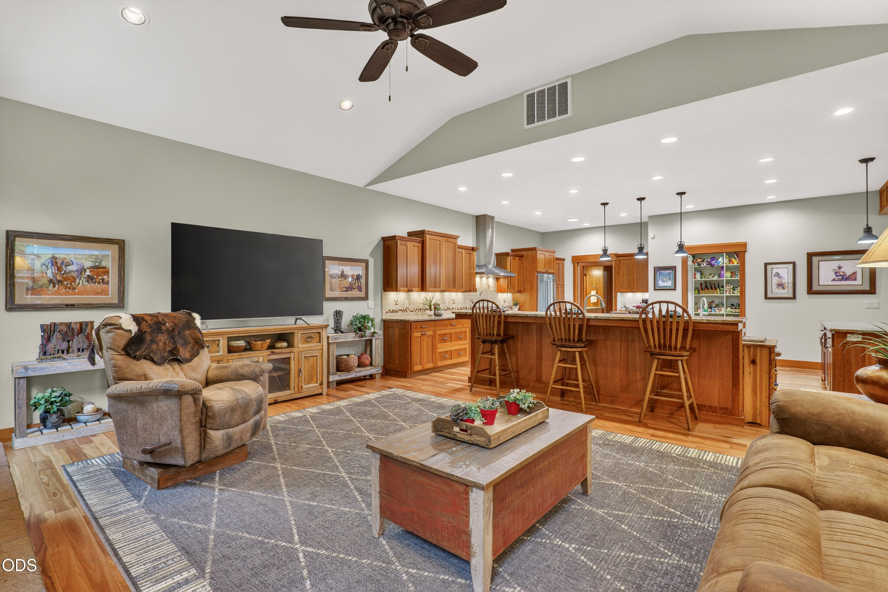 1321 Falcon Crest Lane Merlin, OR 97532 - Photo 16 of 57