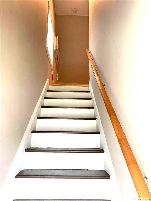 154 Kingfisher Road Levittown, NY 11756 - Photo 13 of 20 a view of entryway