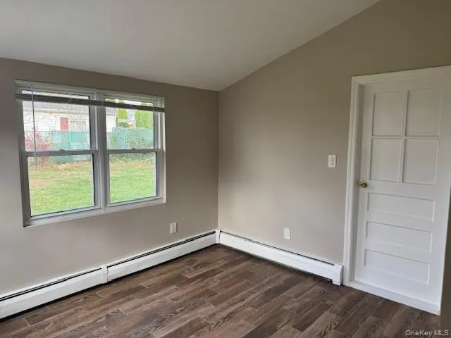 $4,250 | 154 Kingfisher Road, Levittown, NY 11756