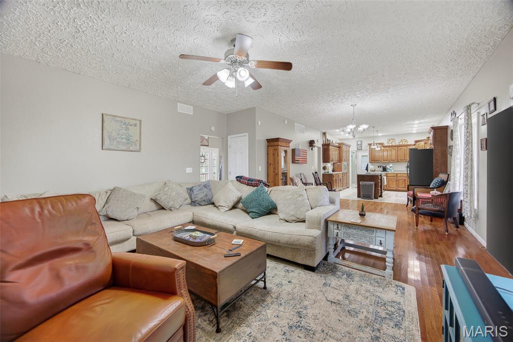 41 Prairie Lane Iberia, MO 65486 - Photo 21 of 43