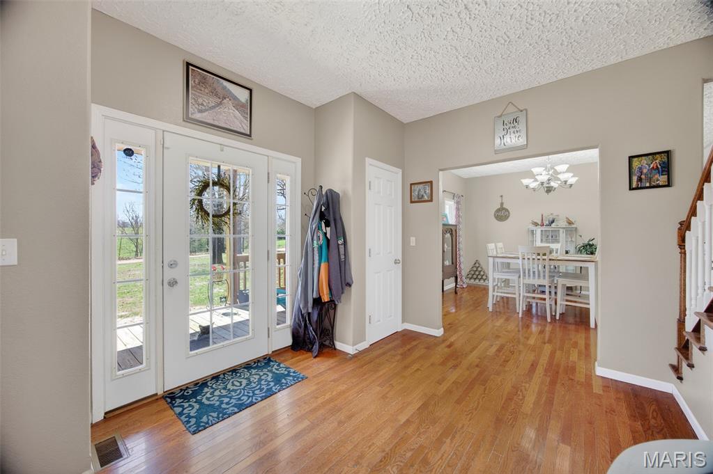 41 Prairie Lane Iberia, MO 65486 - Photo 8 of 43