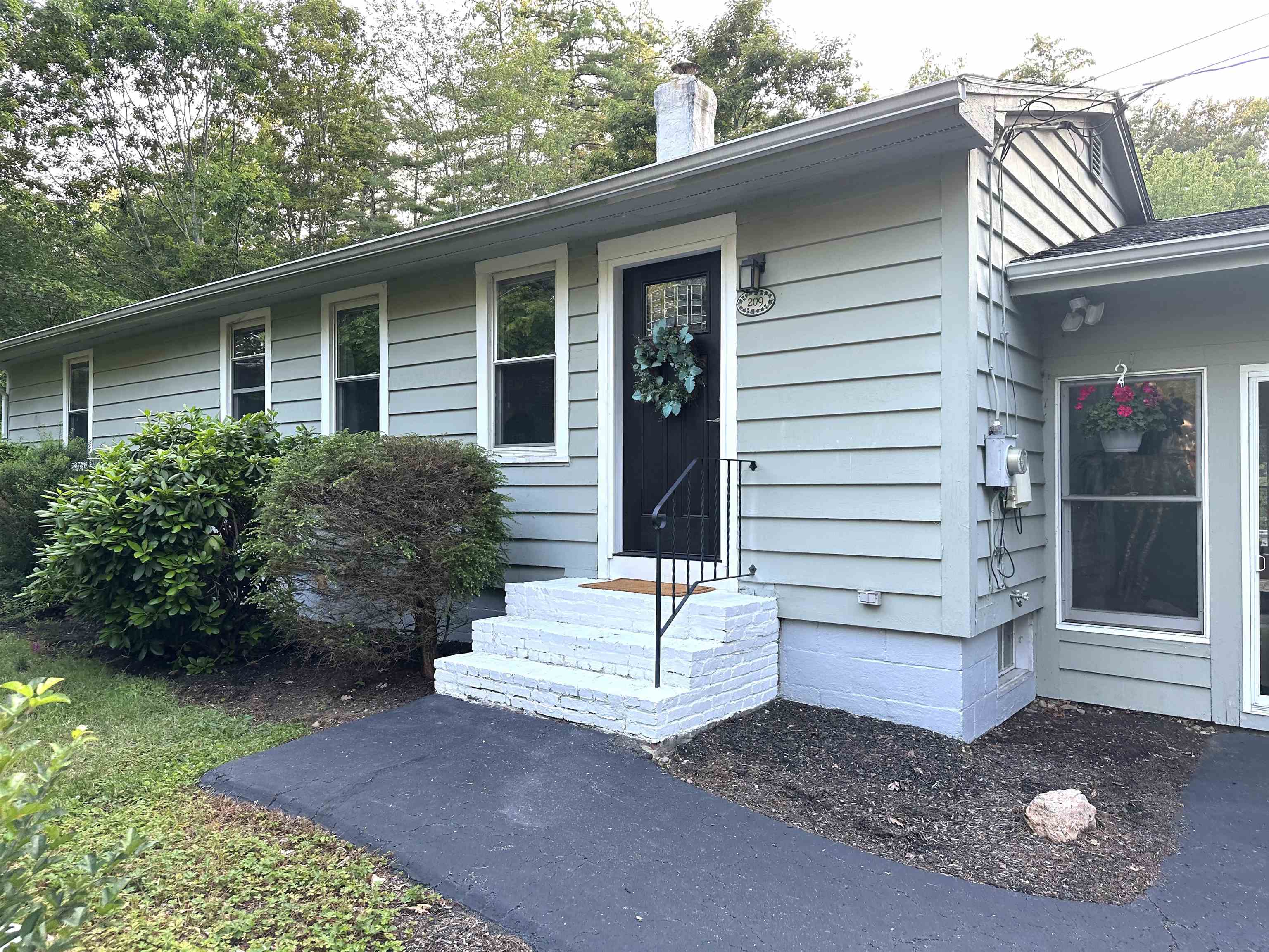 209 North Amherst Road Bedford, NH 03110 - Photo 2 of 40