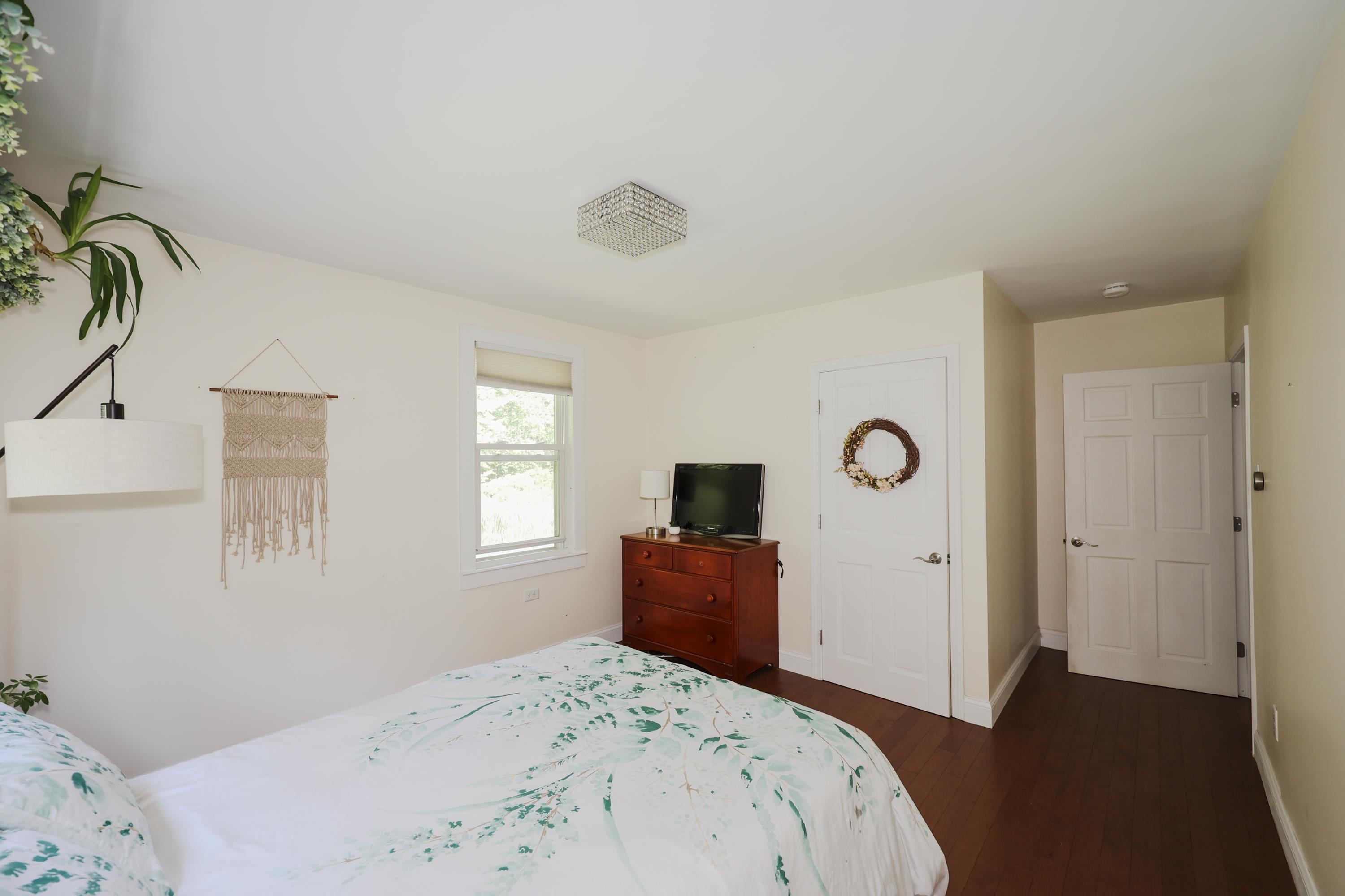 209 North Amherst Road Bedford, NH 03110 - Photo 21 of 40