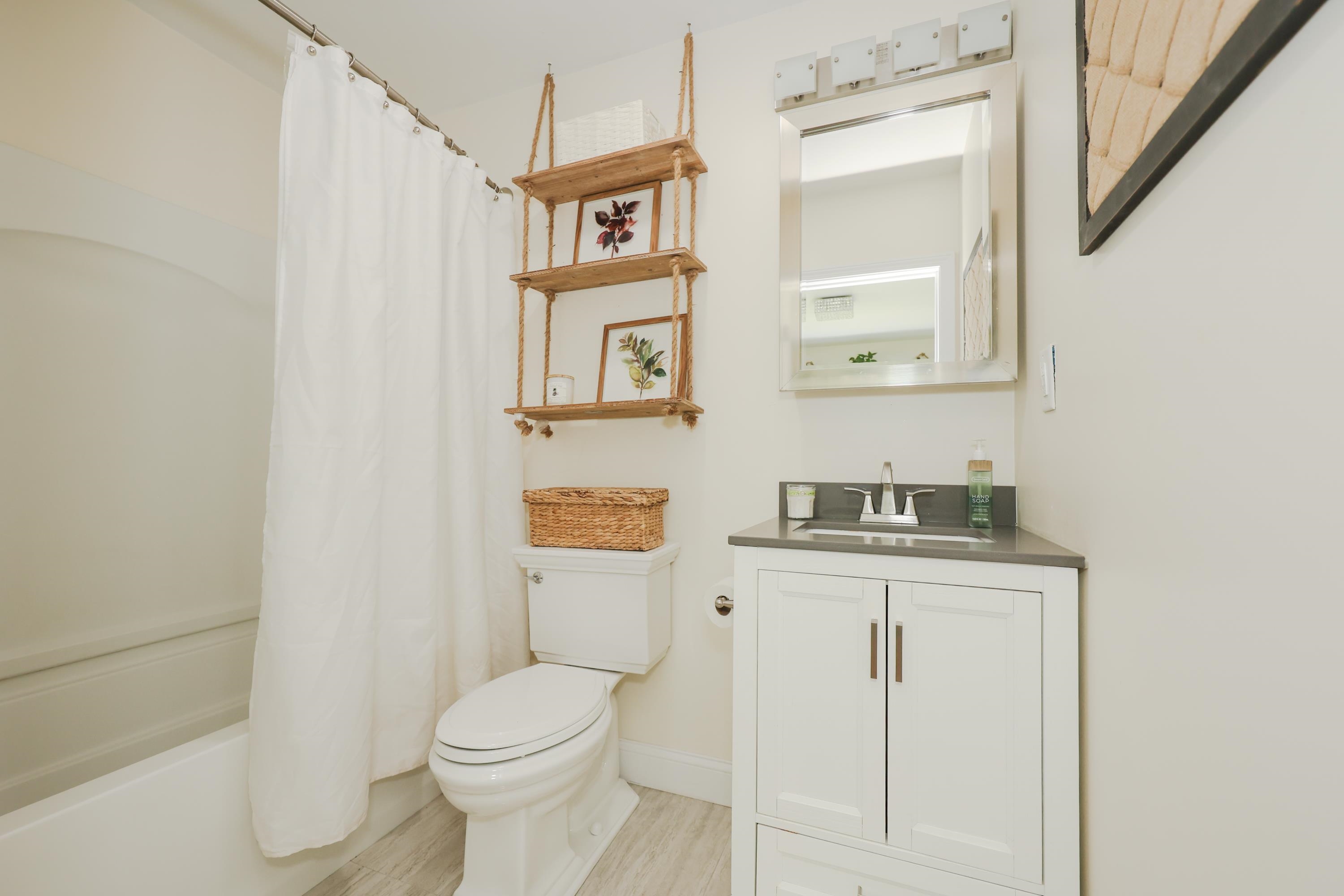 209 North Amherst Road Bedford, NH 03110 - Photo 23 of 40