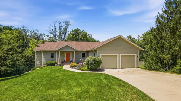 $425,000 | 4 North Acorn Court, Galena, IL 61036