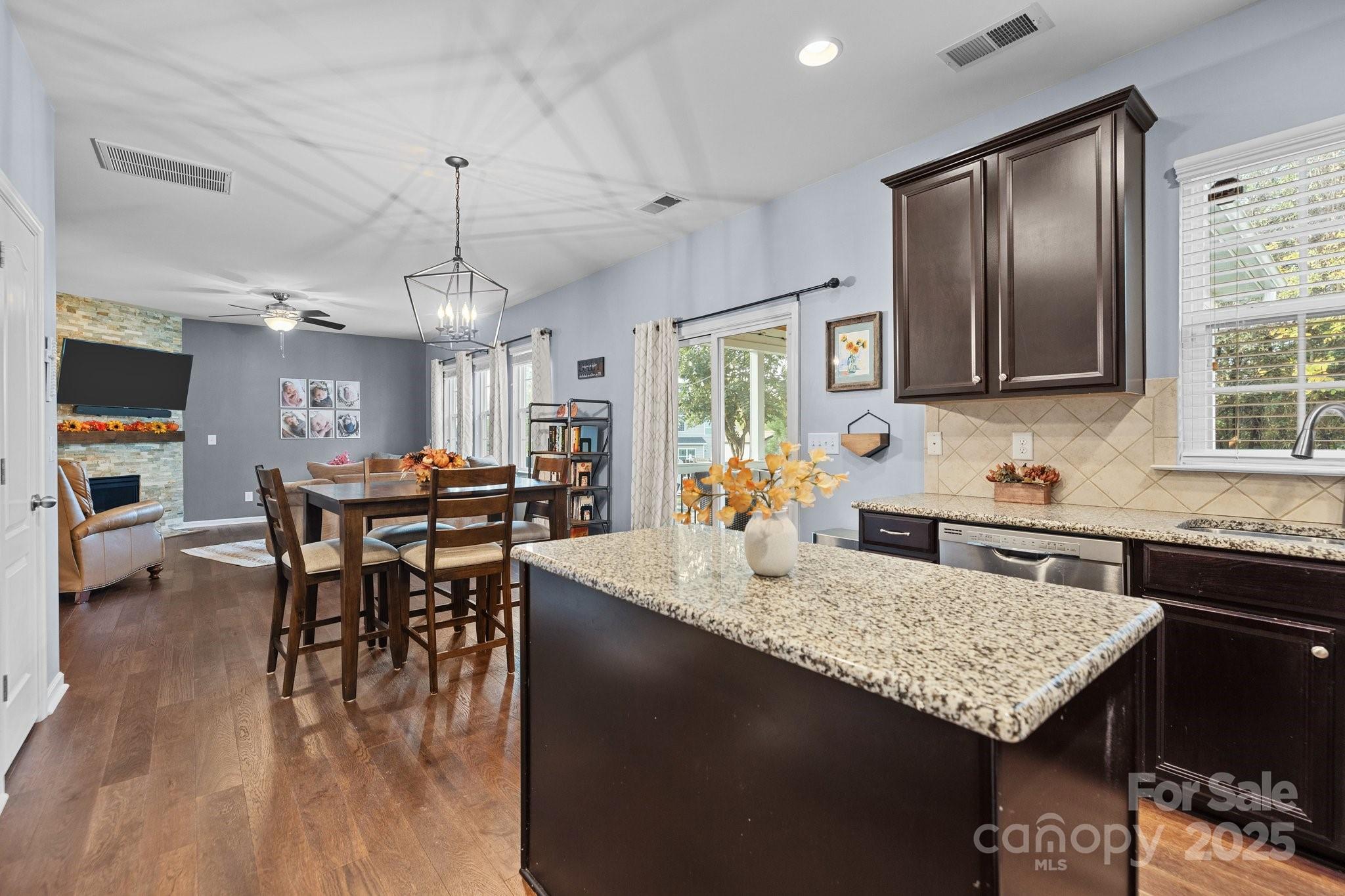 6119 Castlecove Road Charlotte, NC 28278 - Photo 12 of 34 Gallery Image 12