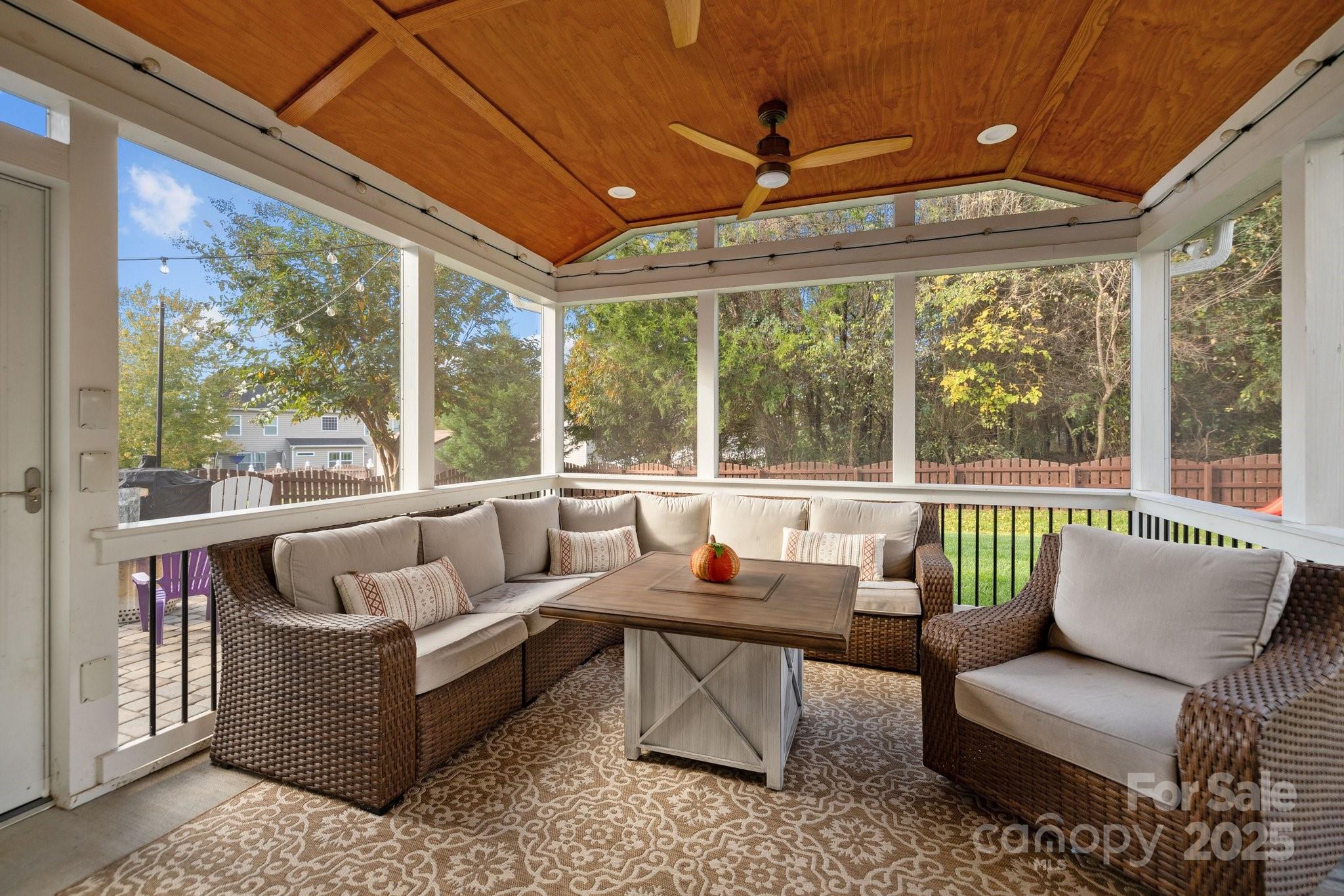 6119 Castlecove Road Charlotte, NC 28278 - Photo 15 of 34 Gallery Image 15