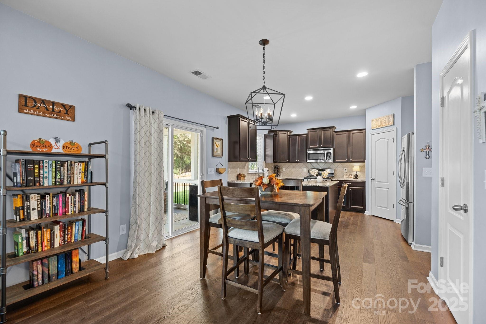 6119 Castlecove Road Charlotte, NC 28278 - Photo 8 of 34 Gallery Image 8