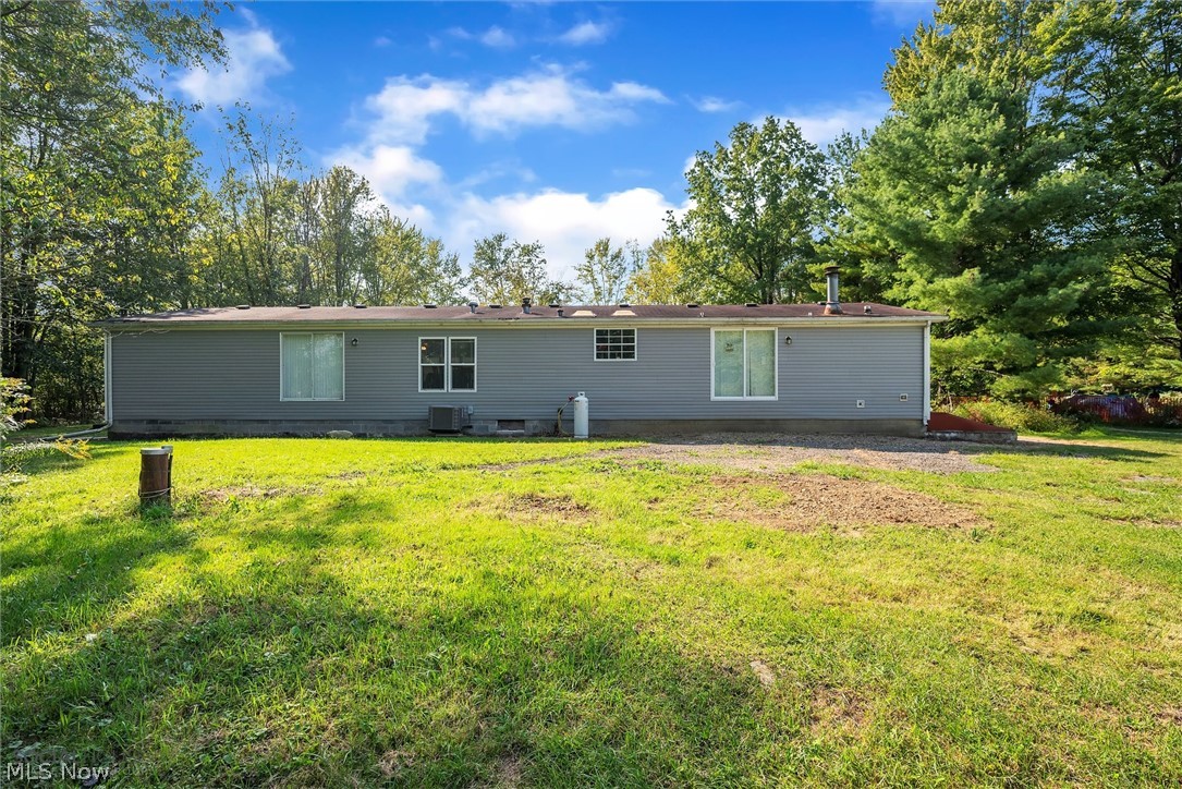 4342 Ireland Road Rome, OH 44085 - Photo 9 of 35