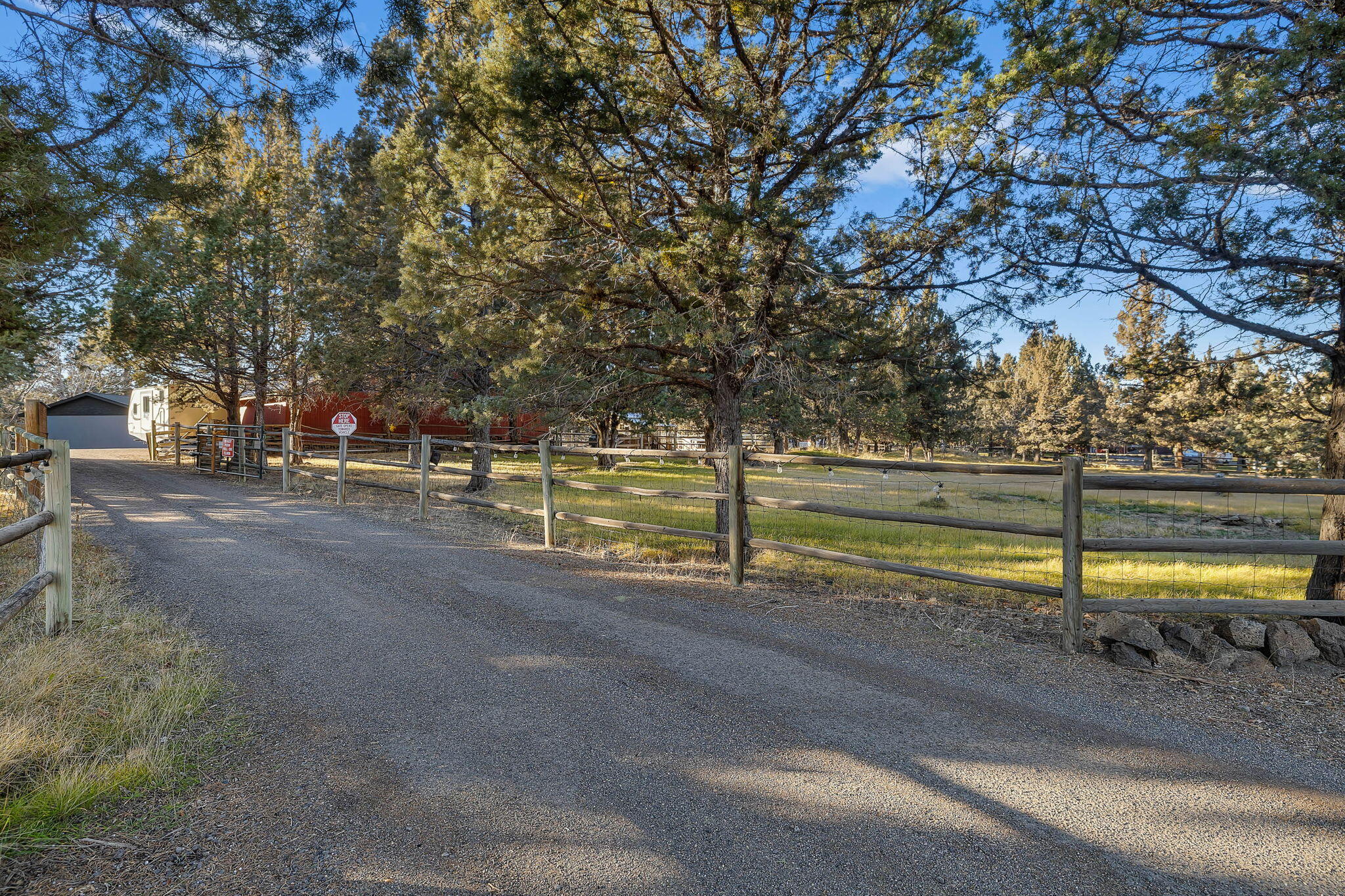 63425 Deschutes Market Road Bend, OR 97701 - Photo 3 of 43 2.1