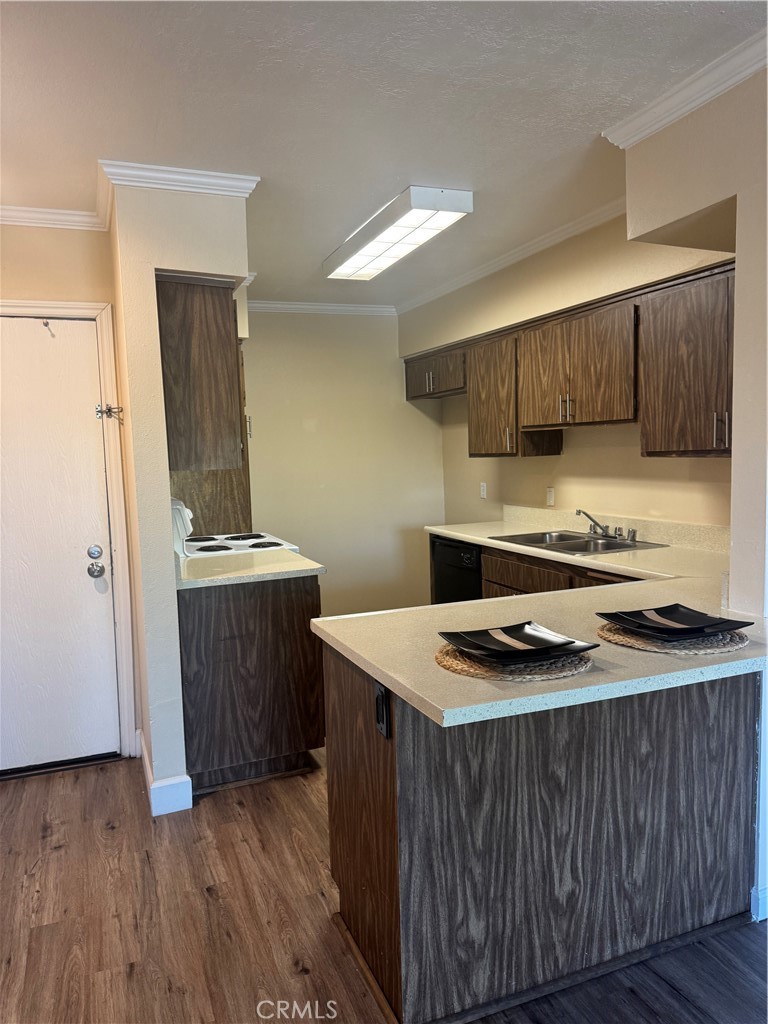 7667 Stage Road, Unit 90 La Mirada, CA 90621 - Photo 3 of 11 Kitchen with Dishwasher and Refrigerator