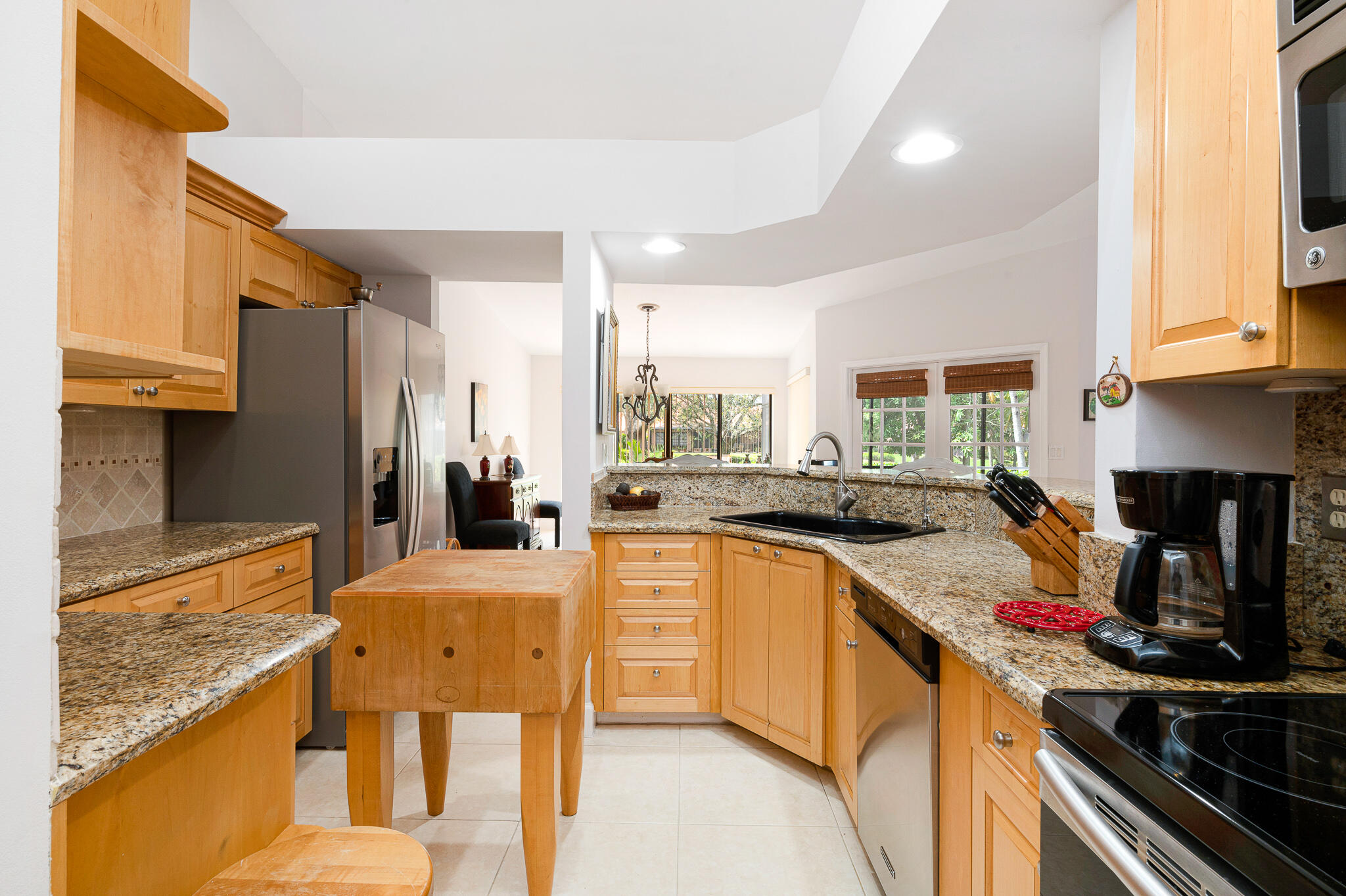 22785 Marbella Circle Boca Raton, FL 33433 - Photo 9 of 24 photo-8