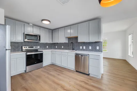 $975,000 | 306 West Stassney Lane, Unit 1&2, Austin, TX 78745