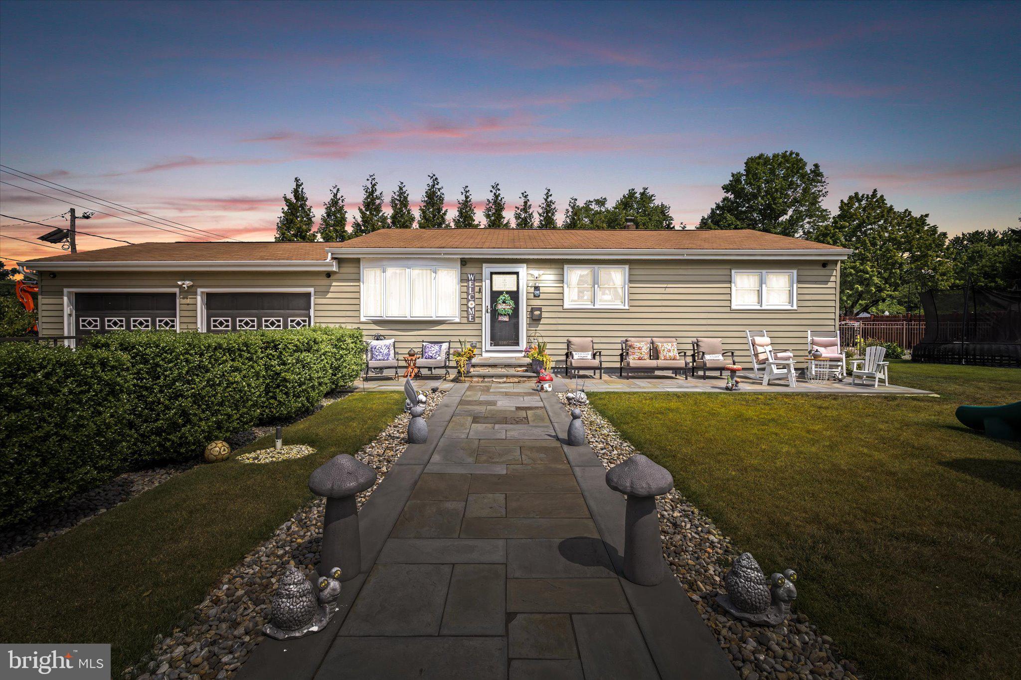 1 Stoneham Road Ewing, NJ 08638 - Photo 1 of 37 Gallery Image 1
