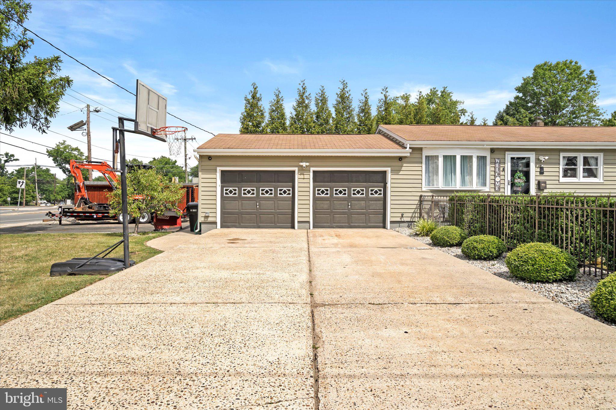 1 Stoneham Road Ewing, NJ 08638 - Photo 4 of 37 Gallery Image 4