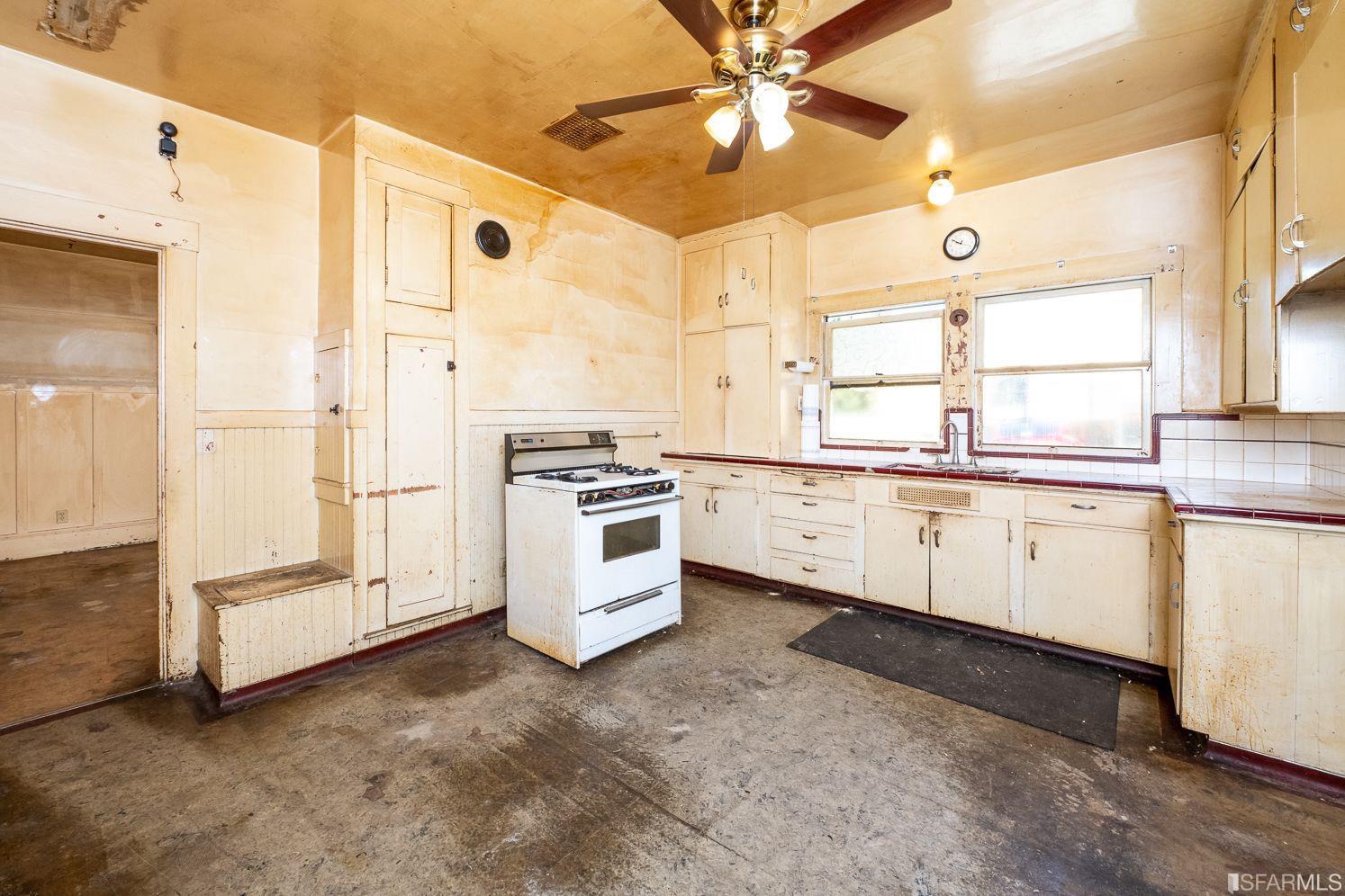 4861 Crow Canyon Road Castro Valley, CA 94552 - Photo 10 of 27