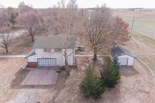 $220,000 | 131 North Johnson, Elbing, KS 67041