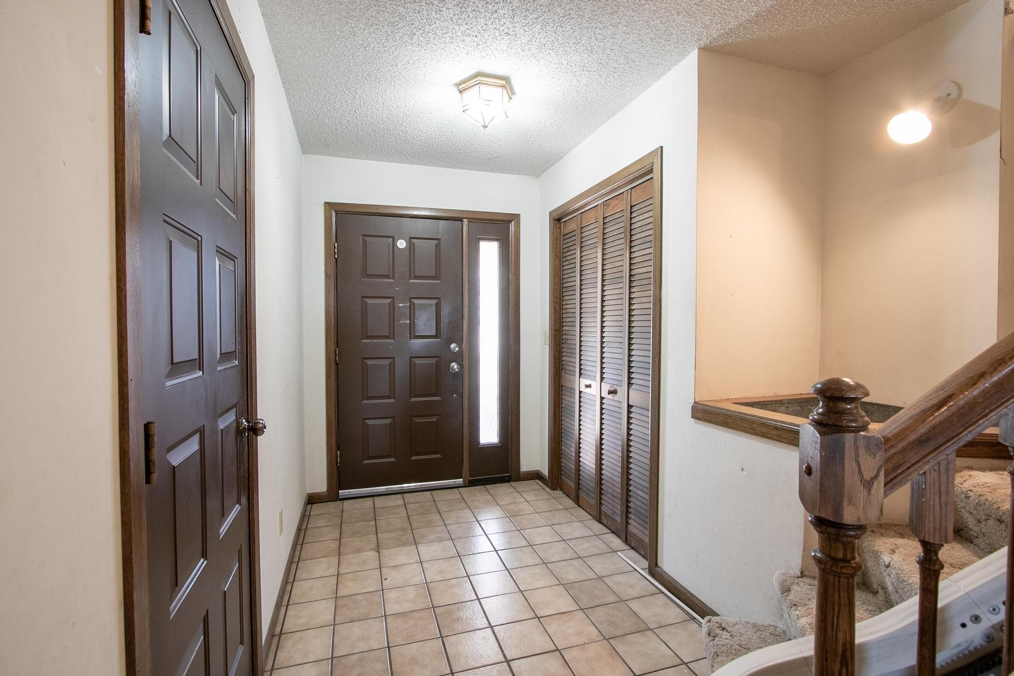 131 North Johnson Elbing, KS 67041 - Photo 5 of 31