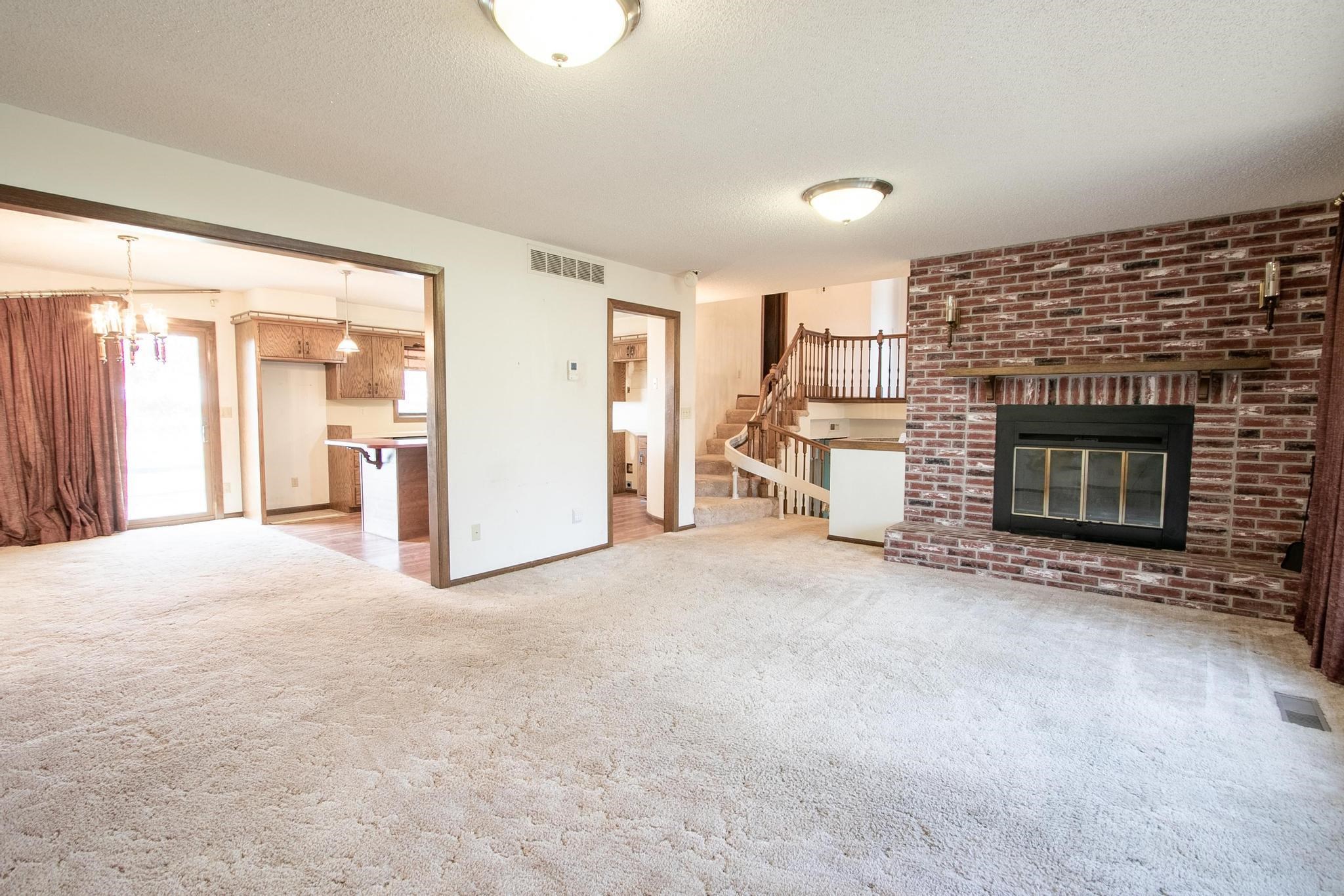 131 North Johnson Elbing, KS 67041 - Photo 8 of 31