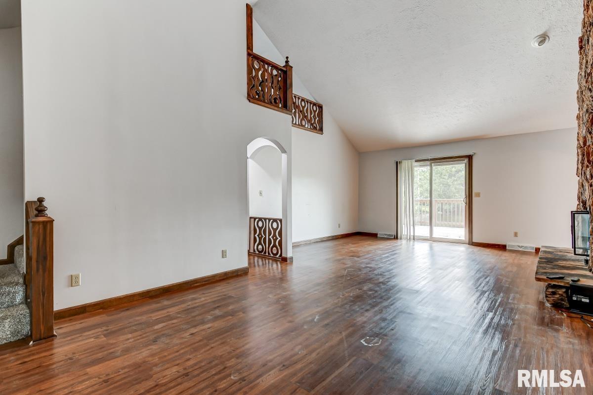 23 Lucerne Drive Springfield, IL 62707 - Photo 3 of 35 Gallery Image 3