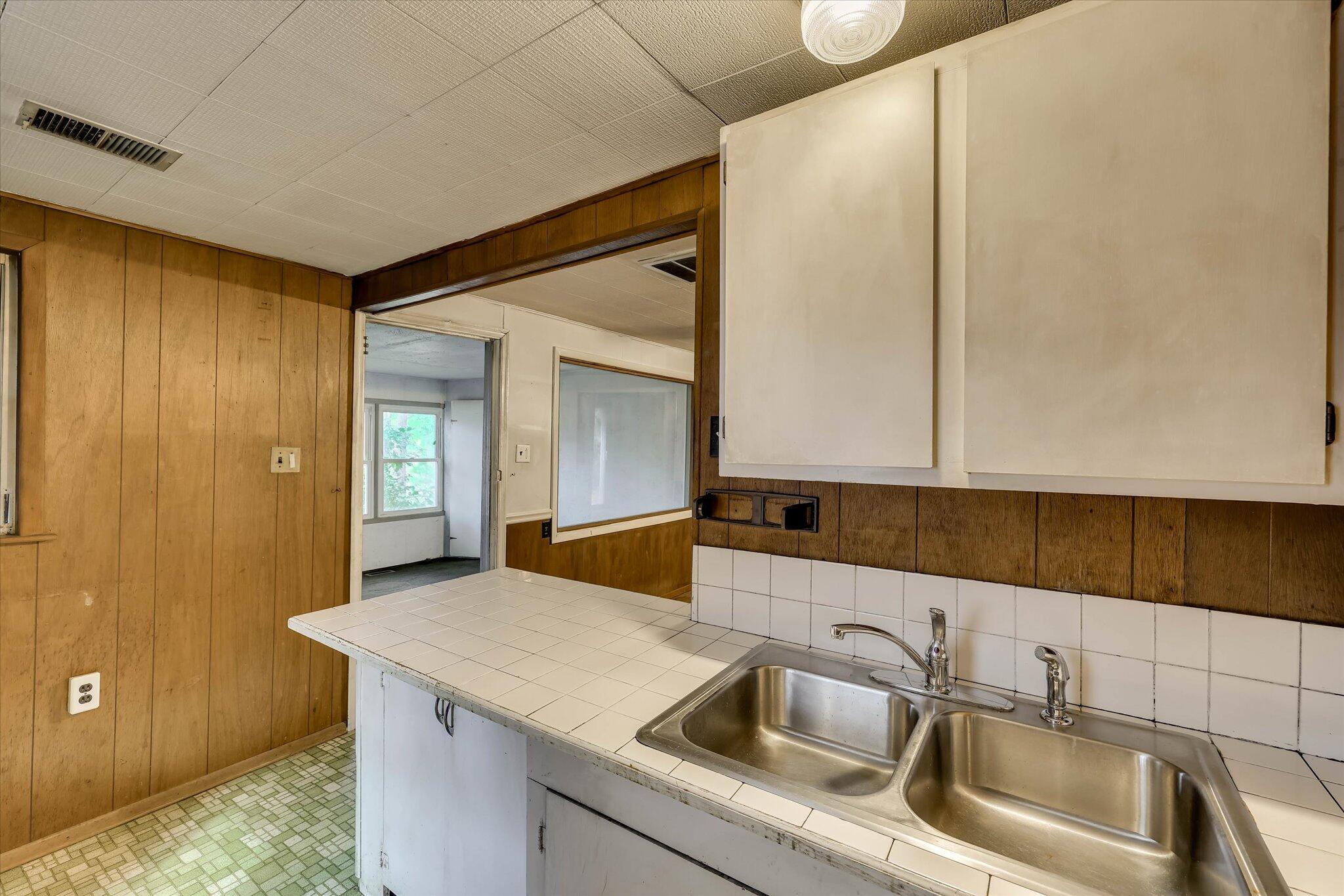 42 Old Lawson Road Aiken, SC 29801 - Photo 18 of 36 Kitchen 3
