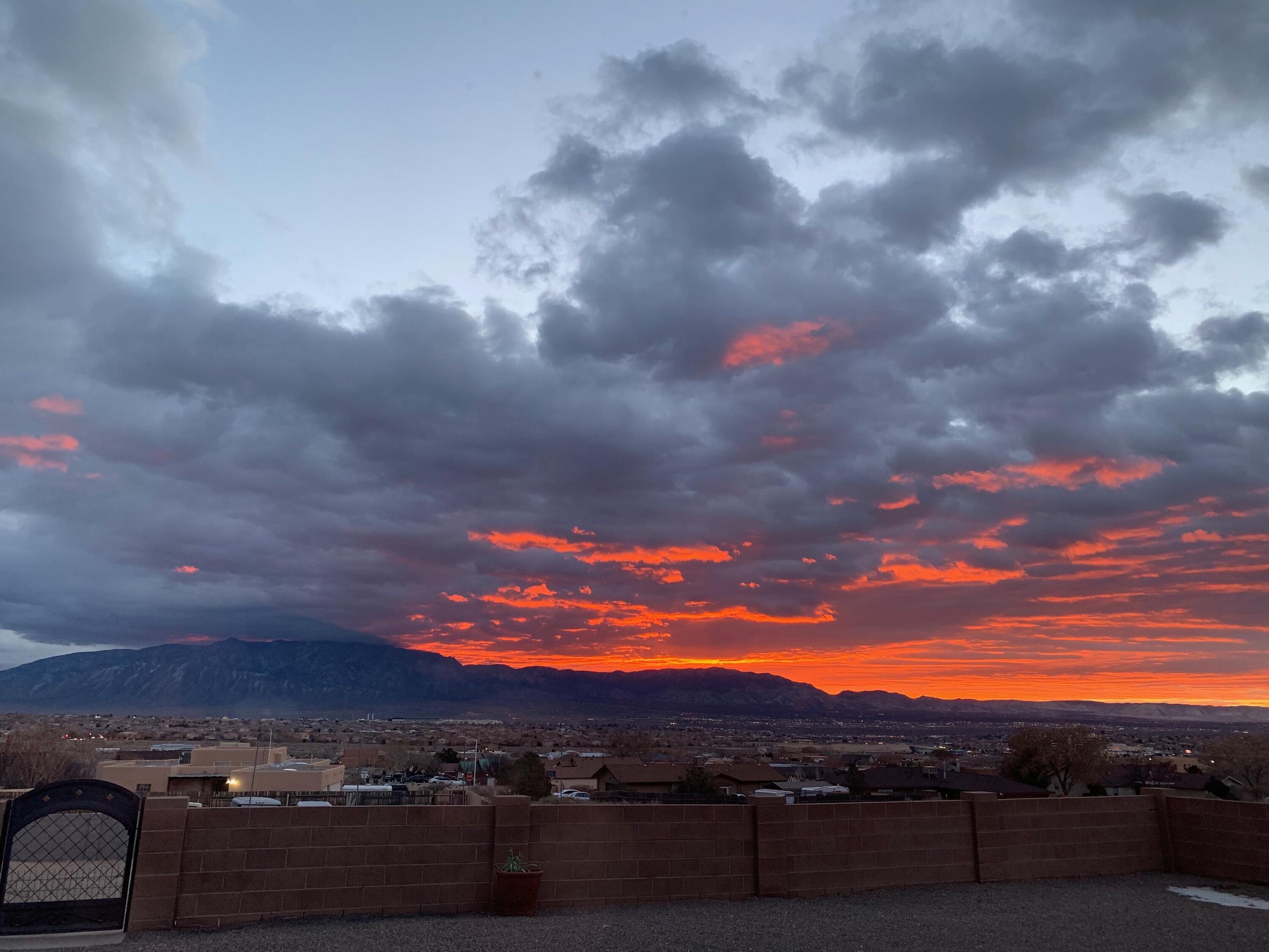 1584 14th Street Southeast Rio Rancho, NM 87124 - Photo 4 of 53 Gallery Image 4