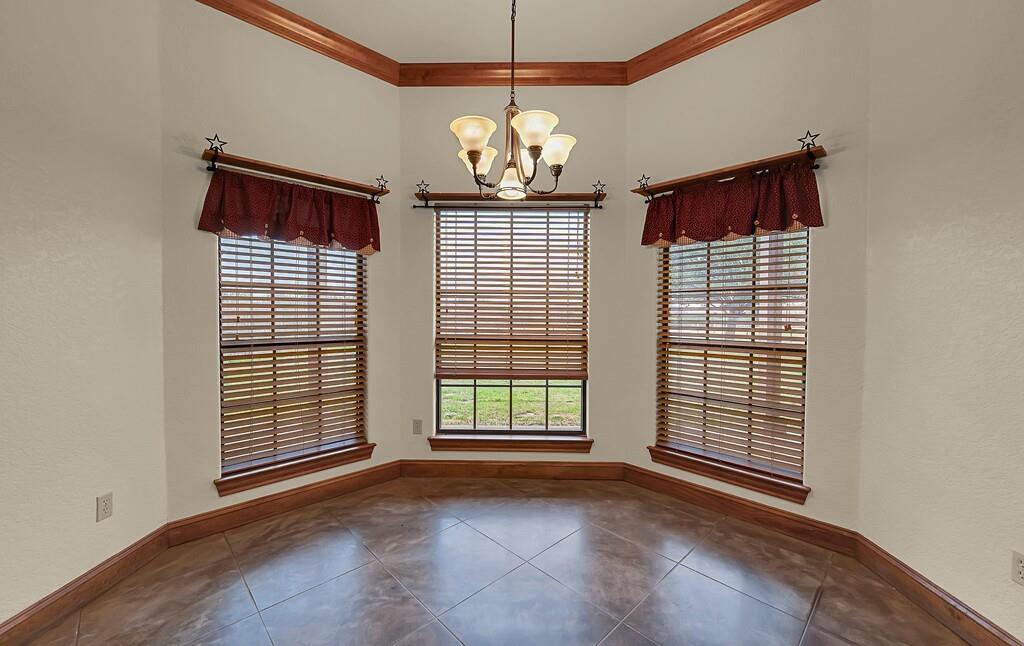 1609 Southern View Lorena, TX 76655 - Photo 12 of 35 Breakfast area
