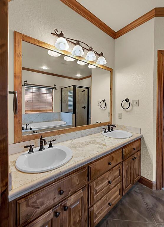 1609 Southern View Lorena, TX 76655 - Photo 17 of 35 Dual Vanities