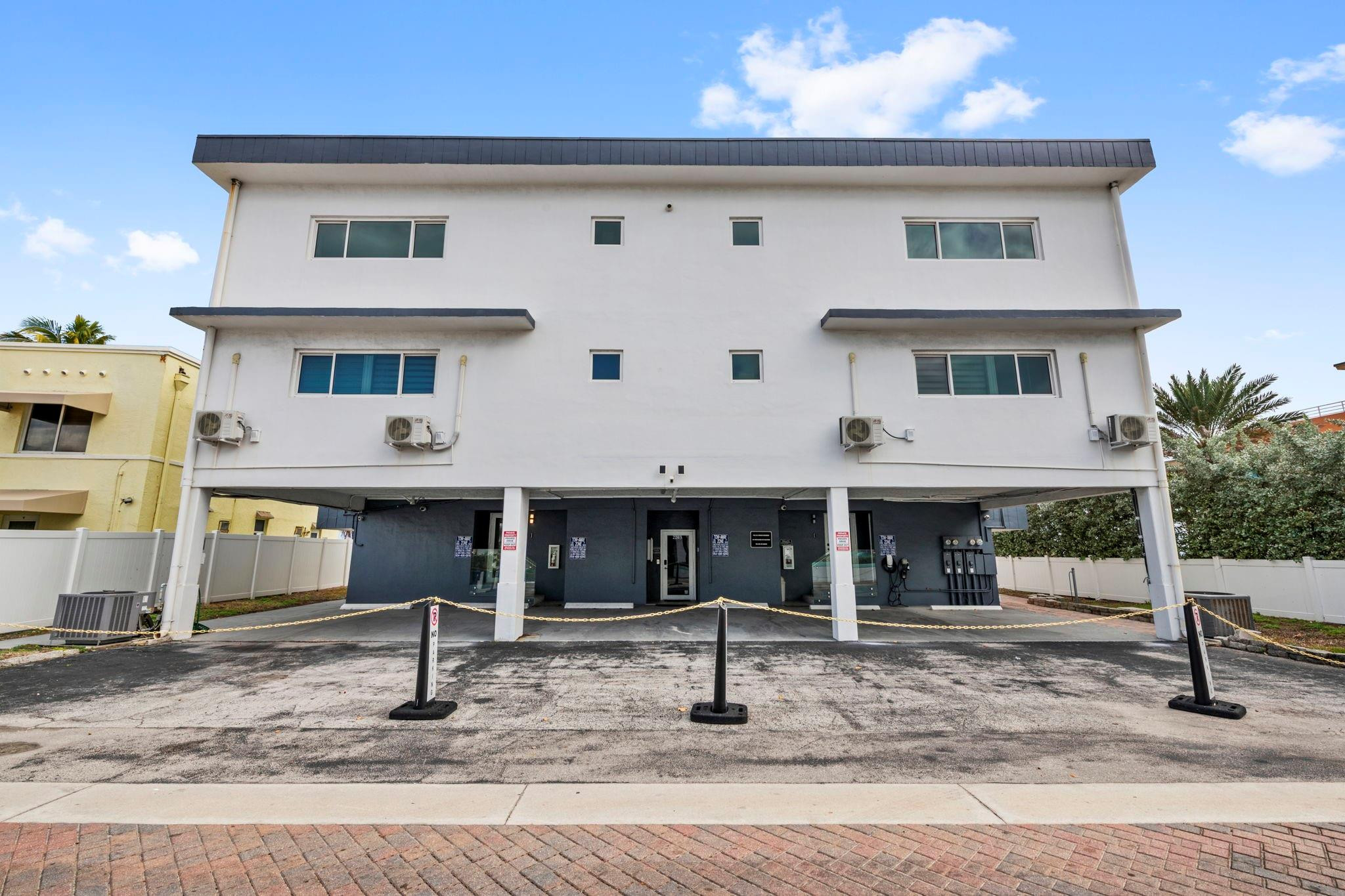 2203 North Surf Road Hollywood, FL 33019 - Photo 57 of 60 Photo 57