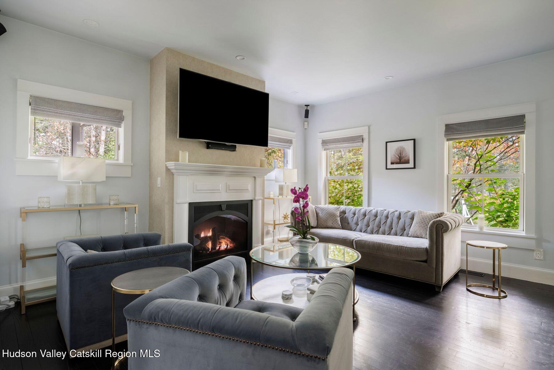 9 Estate Road Saugerties, NY 12477 - Photo 19 of 44 Familyroom2