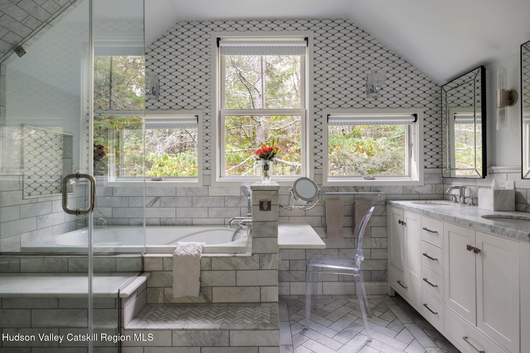 9 Estate Road Saugerties, NY 12477 - Photo 23 of 44 PrimaryBath