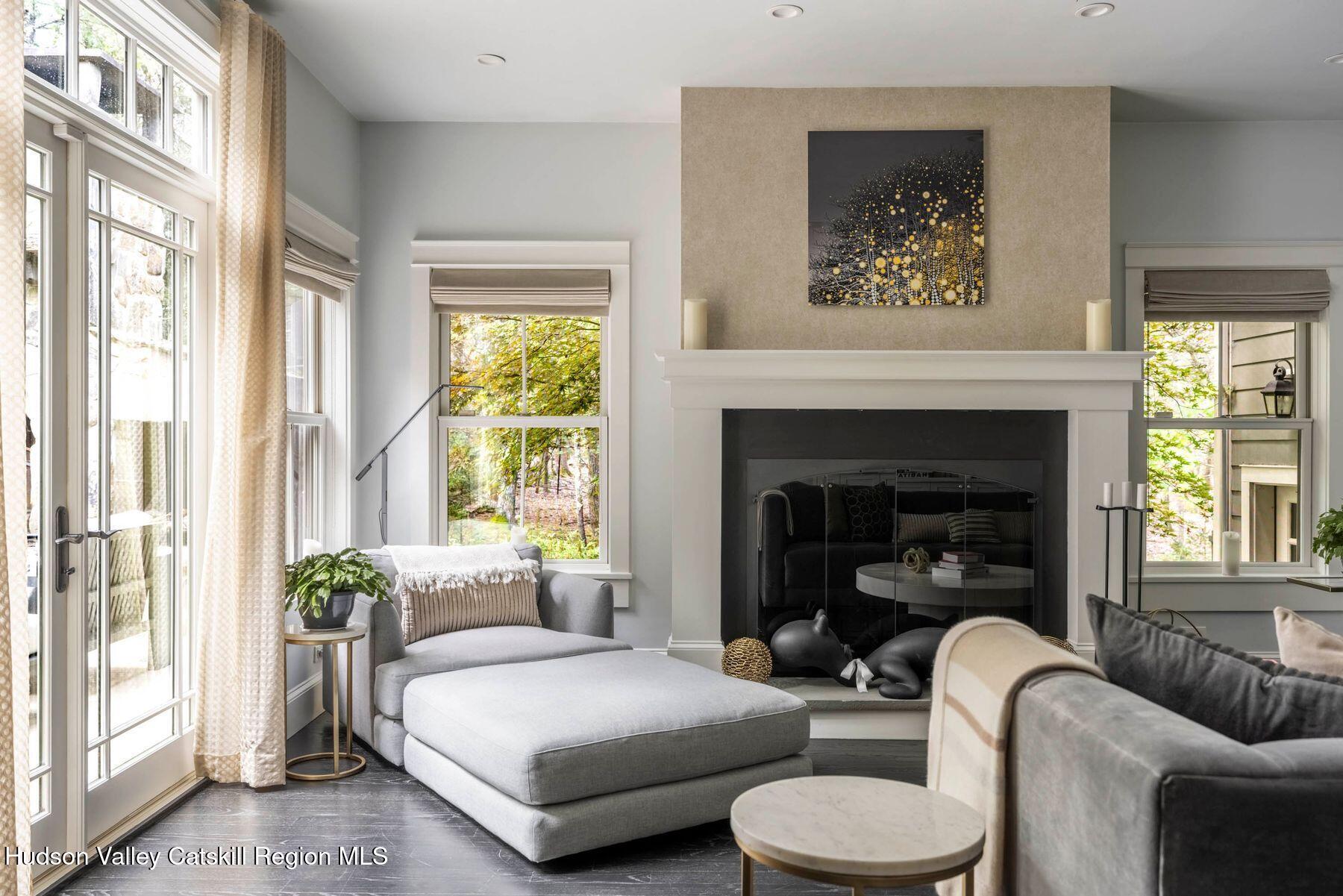 9 Estate Road Saugerties, NY 12477 - Photo 6 of 44 Livingroom